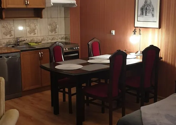 Royal Capital Towers Klimatyzacja & Prywatny Parking & Bezkontaktowe Zameldowanie & Balkon Apartment