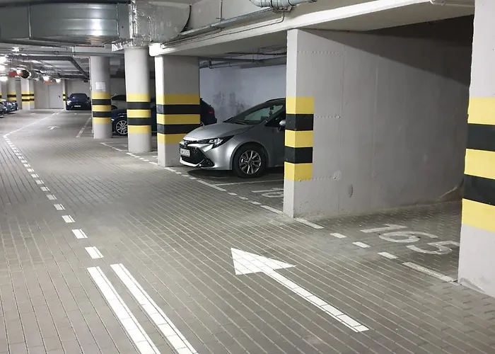 Royal Capital Towers Klimatyzacja & Prywatny Parking & Bezkontaktowe Zameldowanie & Balkon Apartment